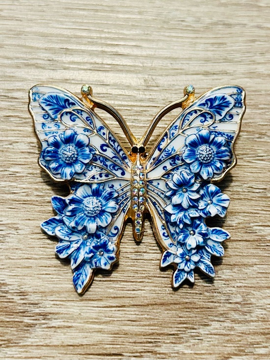 Jewelry - Blue and White Floral Butterfly Brooch